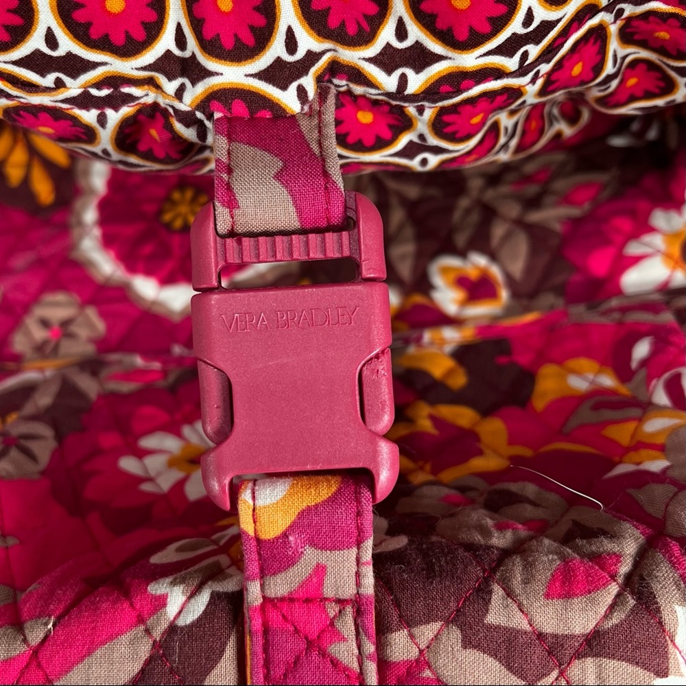 Vera Bradley Crossbody Bag in (RETIRED) Carnaby Pattern - Picture 10 of 11